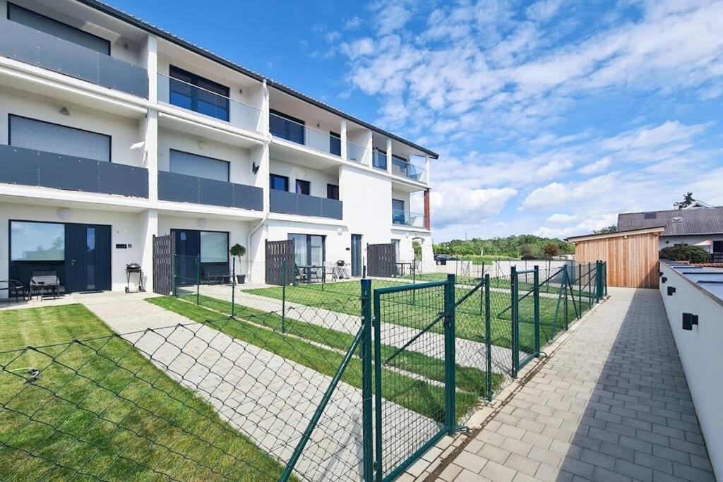 Family Suite Moerbisch Am See Exterior photo
